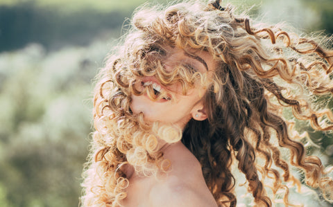 How to keep your curls hydrated and defined?