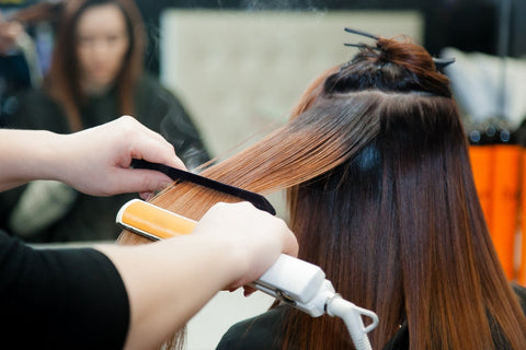 Does keratin straighten hair?
